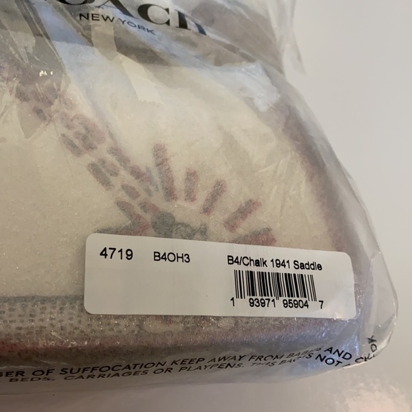 Coach Disney Mickey Mouse X Keith Haring Kisslock Bag Shoulder purse NWT Rare - Picture 6 of 8